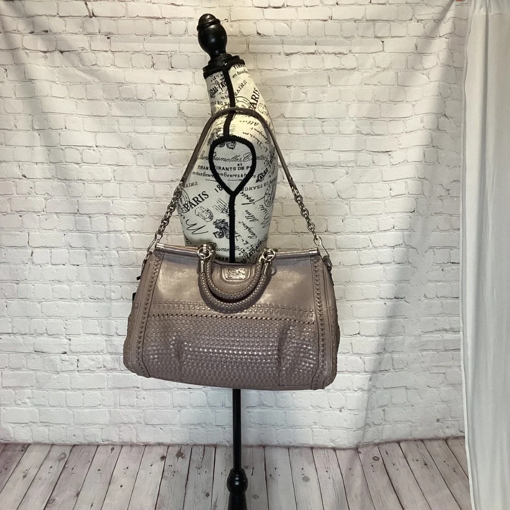 2043. Coach 19646 Madison Caroline Dowel Satchel EUC
